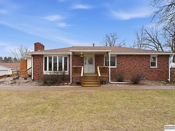 2nd image of 1703 Pinecrest Rd