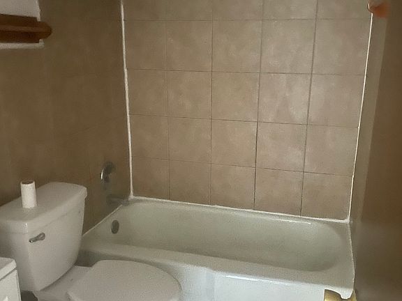 5th image of 455 Park Ln #1-C
