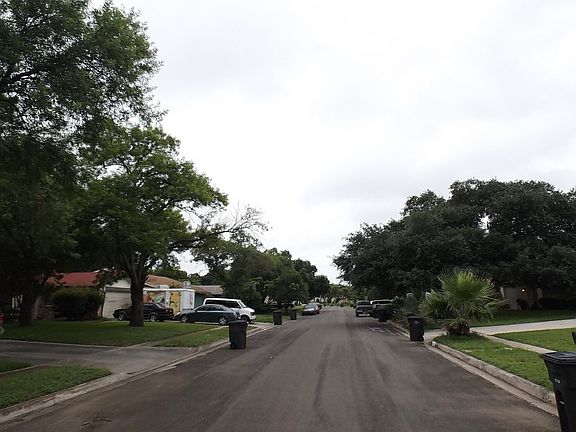 5th image of 7415 Wineberry Dr