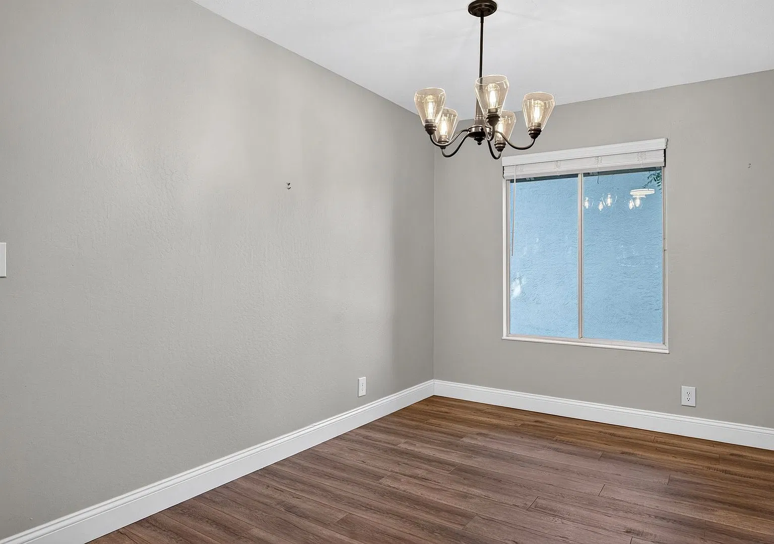 Prime Walnut Creek 1BR | Vaulted Ceilings | Patio | Pool | Parking — Photo 3