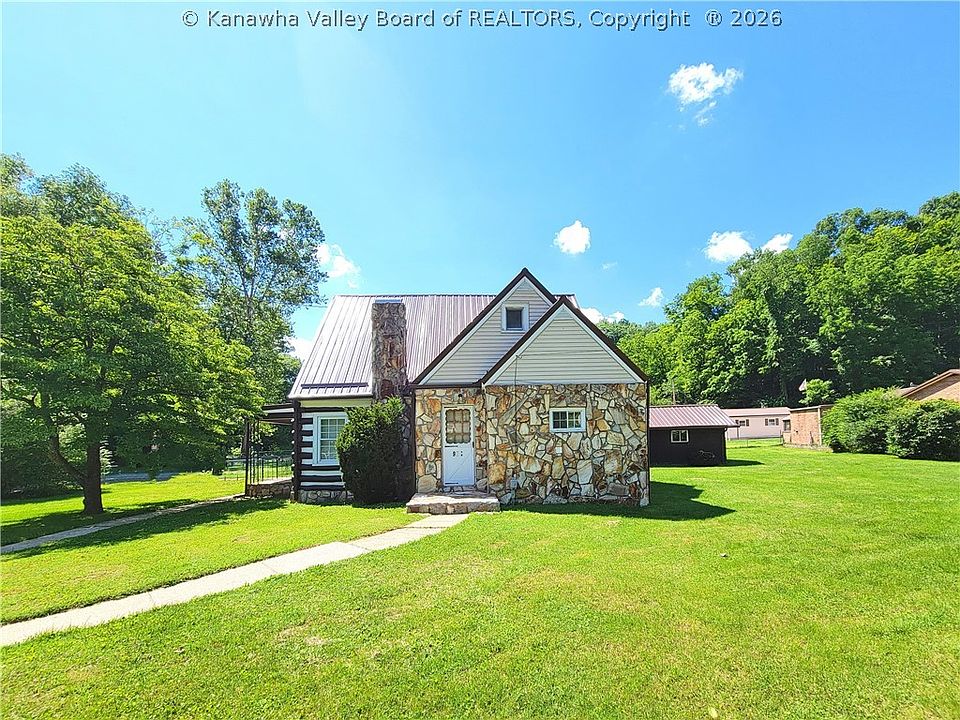 1st image of 901 Green Valley Dr