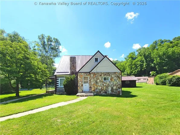 901 Green Valley Dr, Saint Albans, WV 25177