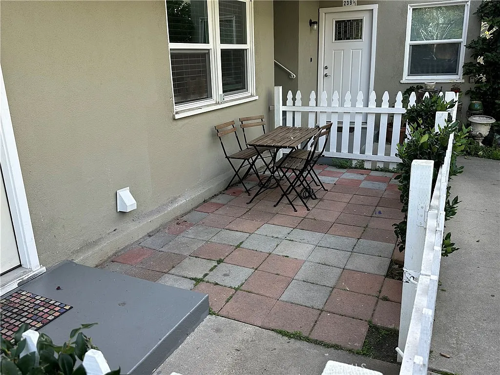 2 bed, 750 sqft, $3,995 — Photo 4