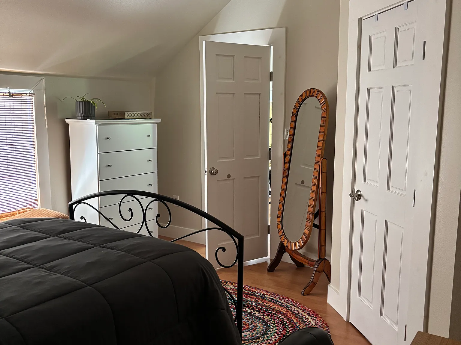 1 bed, 700 sqft, $1,800 — Photo 4