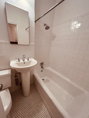 Rented by Metropolis Real Estate of Manhattan | media 13