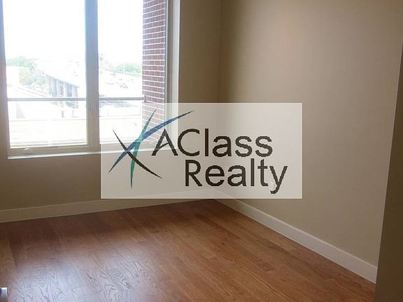 5th image of 2624 Hoyt Ave S #2F