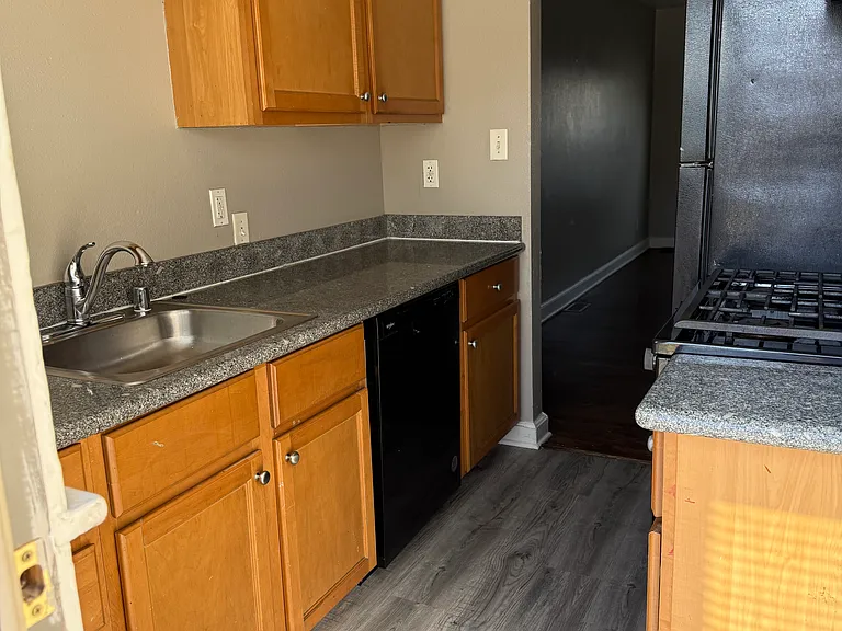 1822 N Vel R Phillips Ave — Photo 7