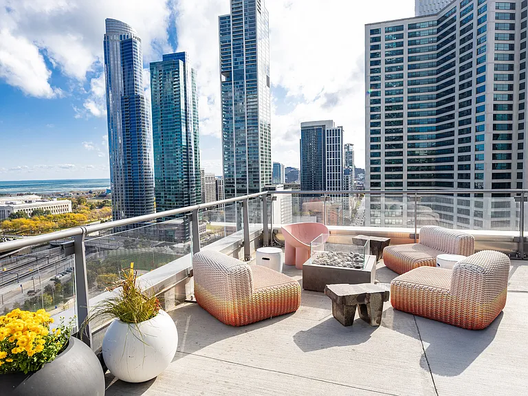 1000M Apartments — Photo 65