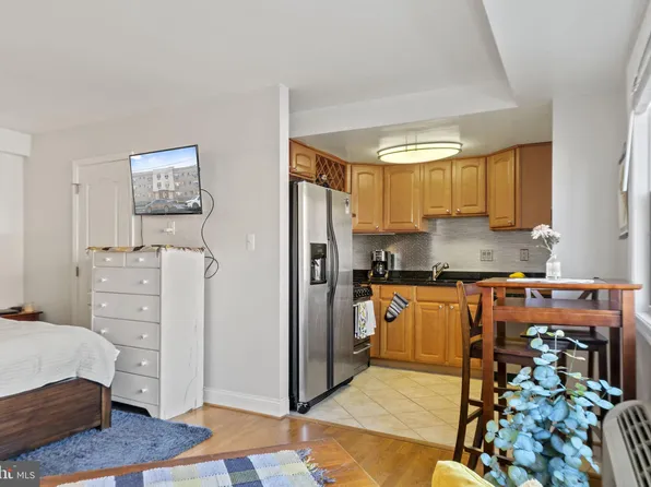 738 Longfellow St NW APT 209, Washington, DC 20011
