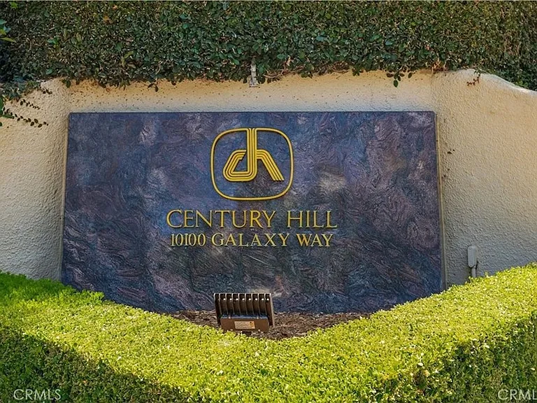 2451 Century Hl — Photo 19