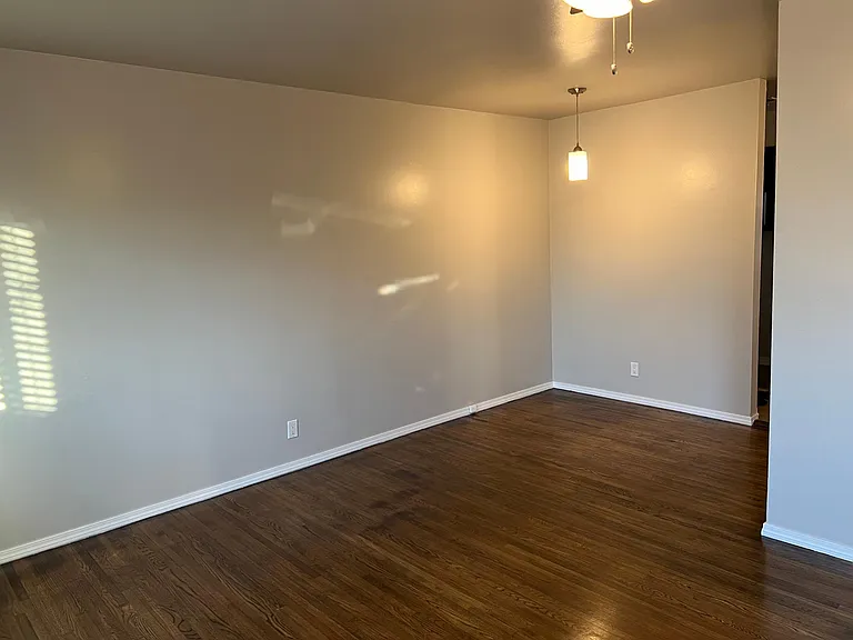 2544 W Fairview St — Photo 3