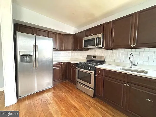 2 bed, 2600 sqft, $1,900 — Photo 1