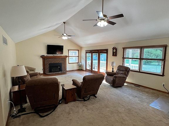 3rd image of 38850 Barth St