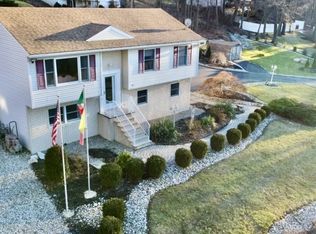42 Scenic Dr, Hamburg, NJ 07419