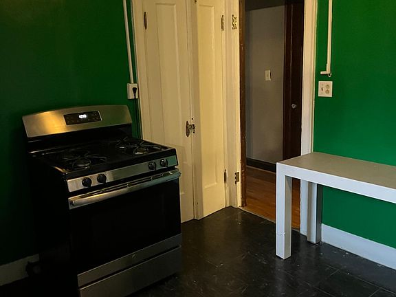 2nd image of 3505 Ravenwood Ave 1-unit 3