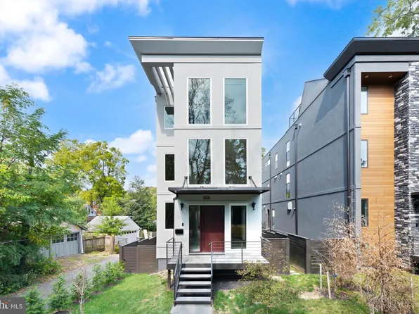 6116 30th St NW, Washington, DC 20015