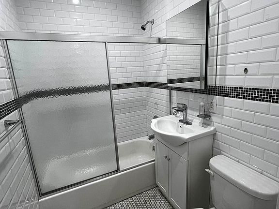 4th image of 418 E 88th St APT 1