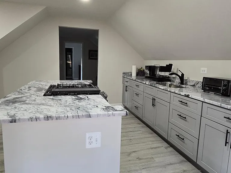 6585 Lovers Ln — Photo 2
