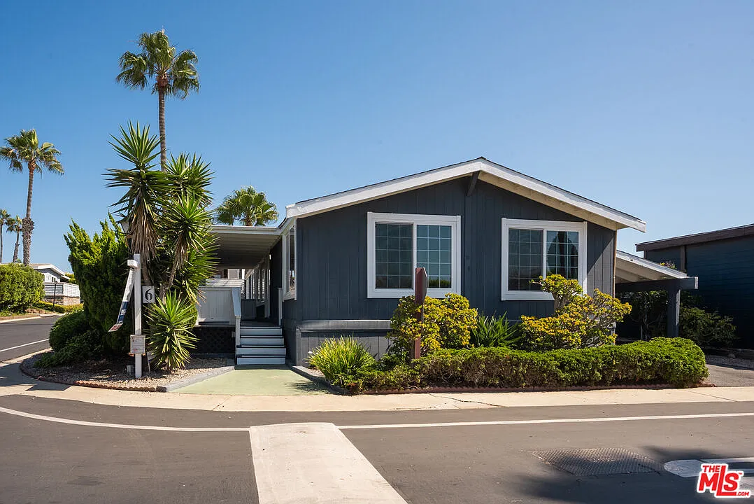 2 bed, 2.0 bath, $6,500 — Photo 1