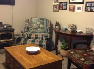 25 Sunshine Cir, Bridgeport, CT 06606