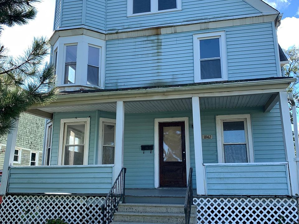 1st image of 1842 E 31st St