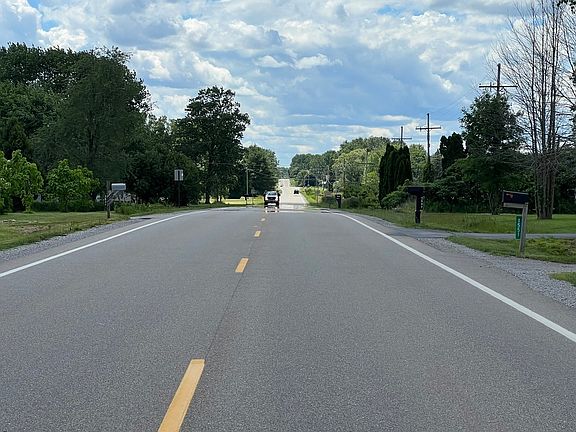 4th image of 1534 Daley Rd