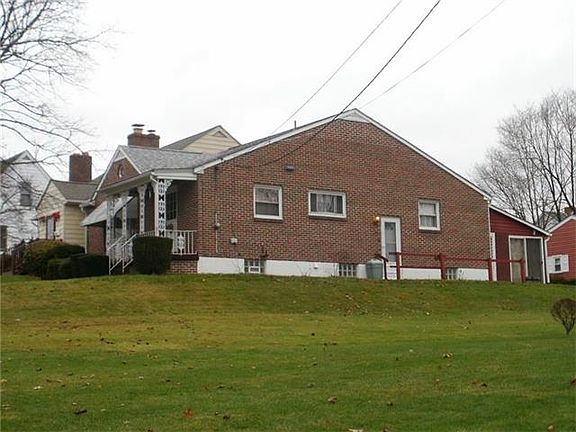 3rd image of 515 E Clen Moore Blvd