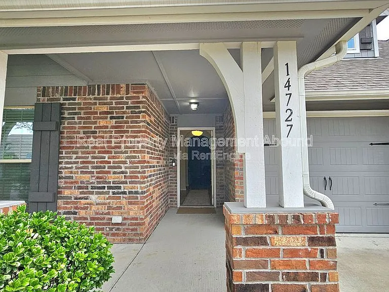 14727 S Urbana Ave — Photo 8