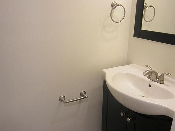 Bath 1st floor half bath