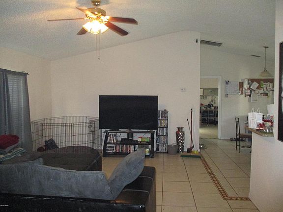 3rd image of 19 Starling Dr