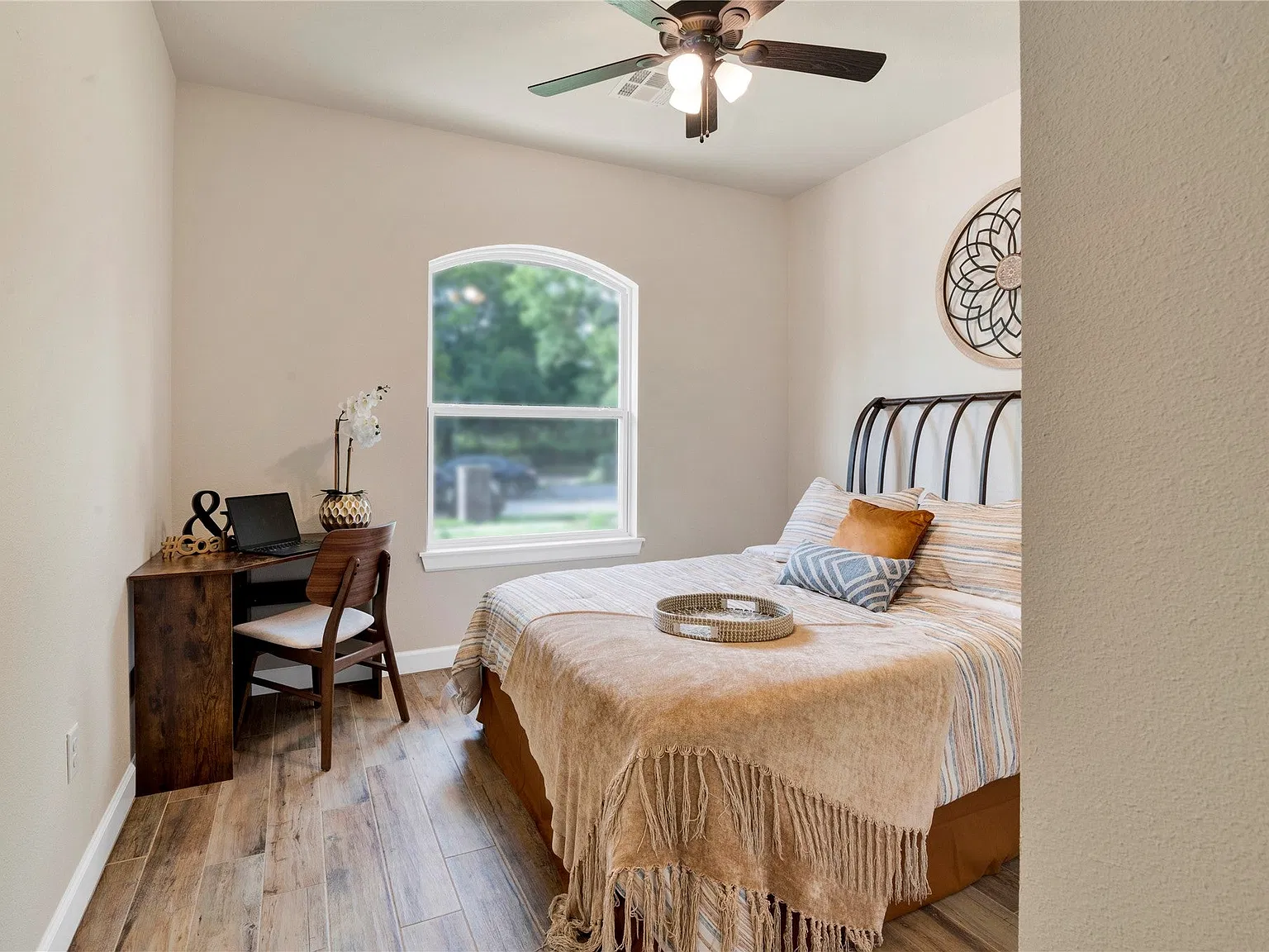 3 bed, 1577 sqft, $2,500 — Photo 3