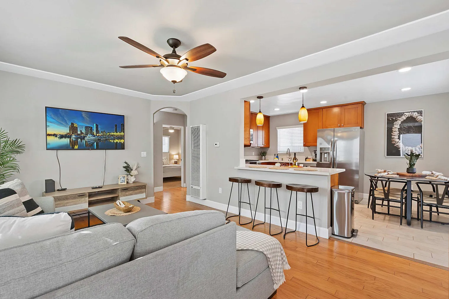 2 bed, 1.0 bath, 505 sqft, $5,827 — Photo 3