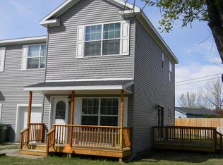 718 N 1st St, Riverton, WY 82501