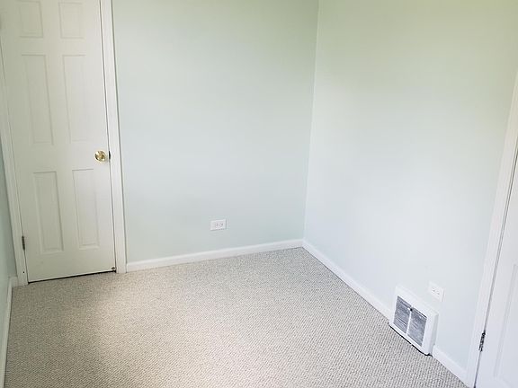5th image of 2629 W Evergreen Ave #1