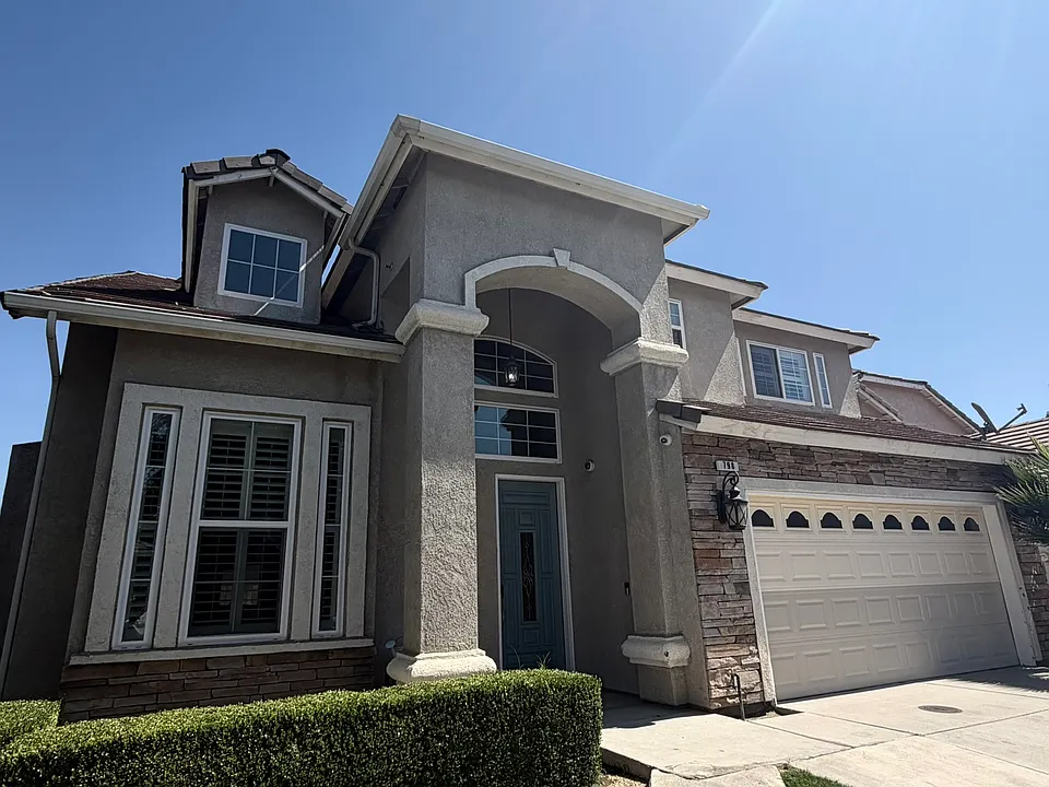 798 Century Ln