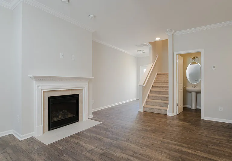 215 Hamlet Pl — Photo 6