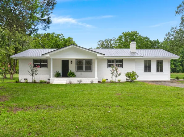 1046 Jimbud Dr, Bonneau, SC 29431