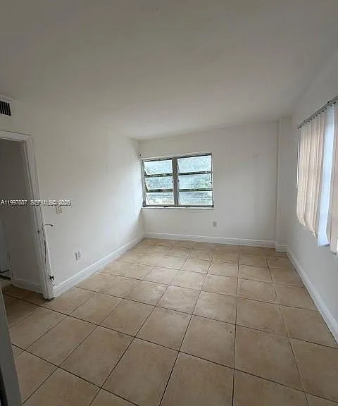 1821 NE 168th St #B3 — Photo 9