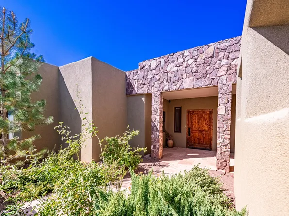 6 Storyteller Ct, Sandia Park, NM 87047