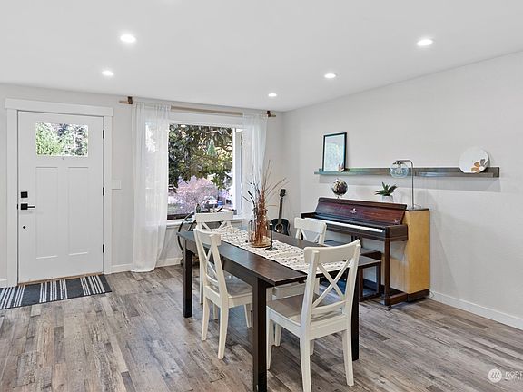 5th image of 14304 42nd Avenue Ct NW