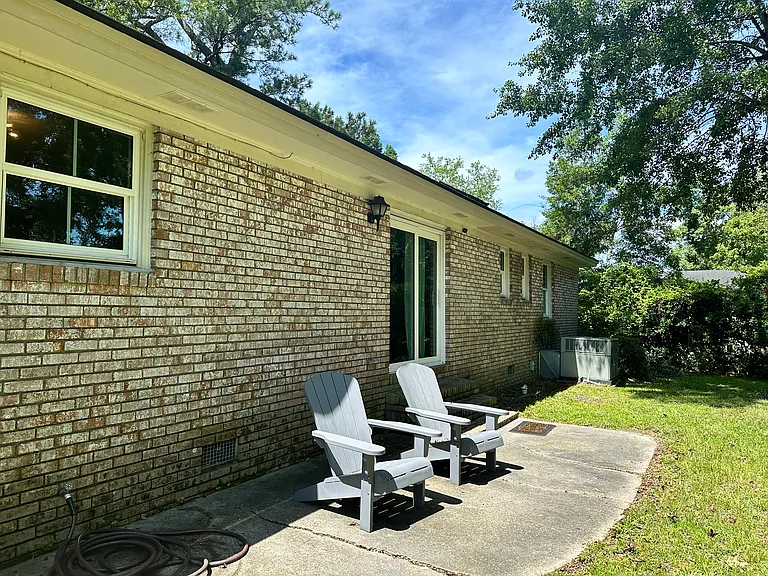 2204 N Dallerton Cir — Photo 3