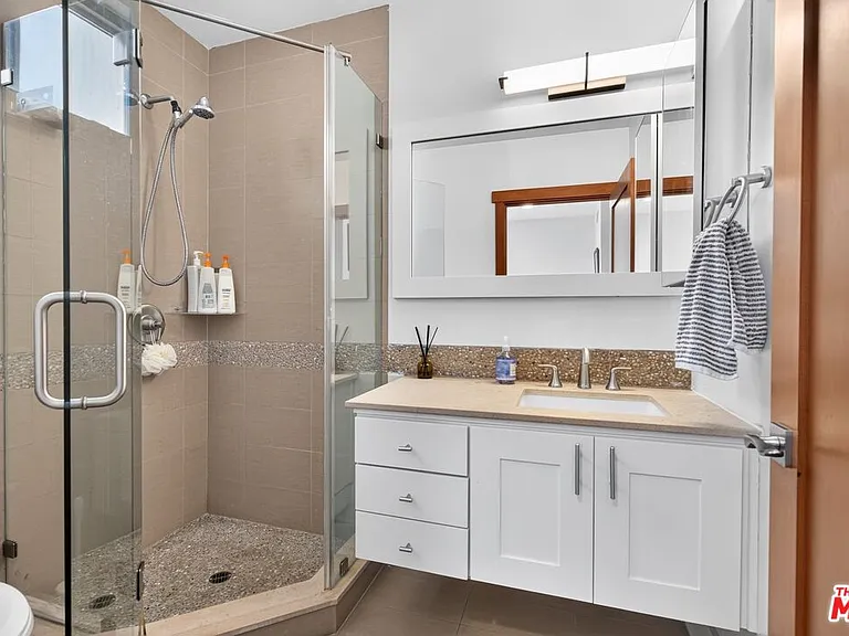1327 Euclid St #3 — Photo 38