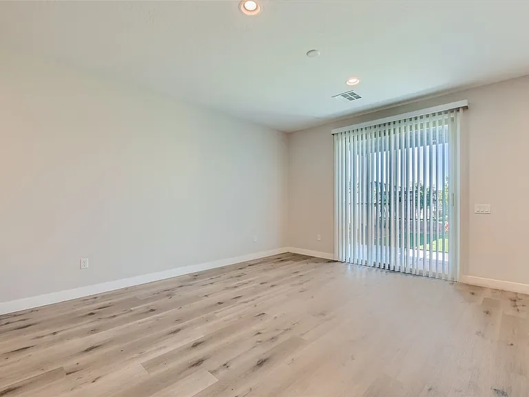 17 Pivot Ave — Photo 5