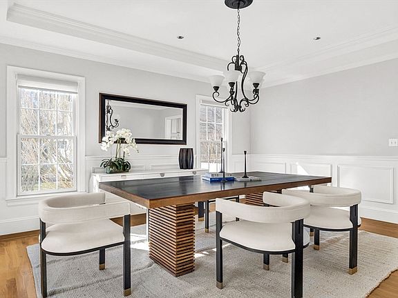 4th image of 27 Garrison Rd