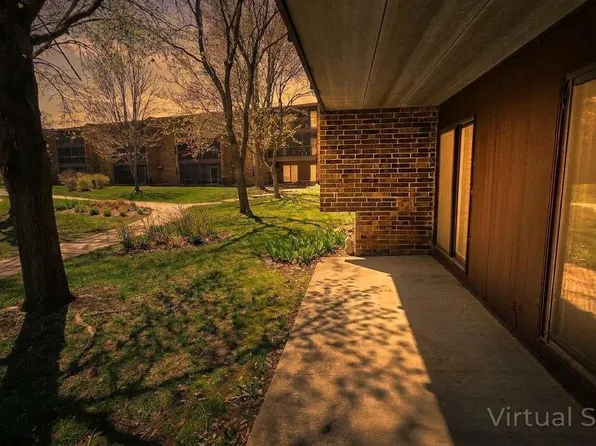 35 Nathan Ln N APT 114, Plymouth, MN 55441