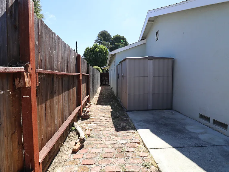 335 Rollingwood Dr — Photo 32