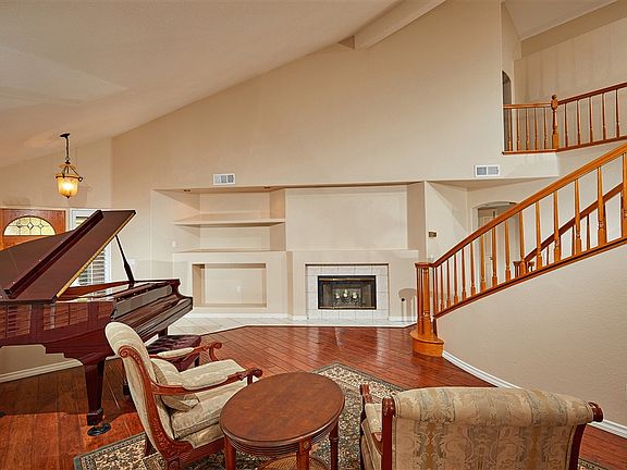 3rd image of 5326 Belardo Dr