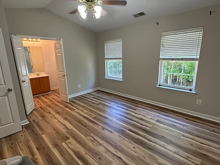 6225 Igo Rd — Photo 15