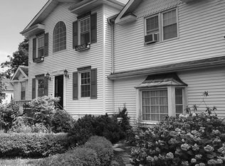 42 Gleeland St, Deer Park, NY 11729