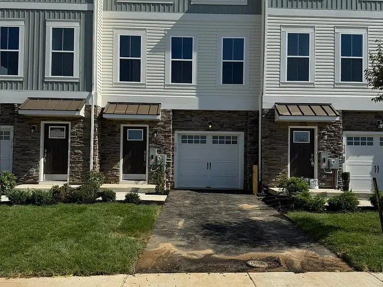 748 Rosler Way — Photo 1